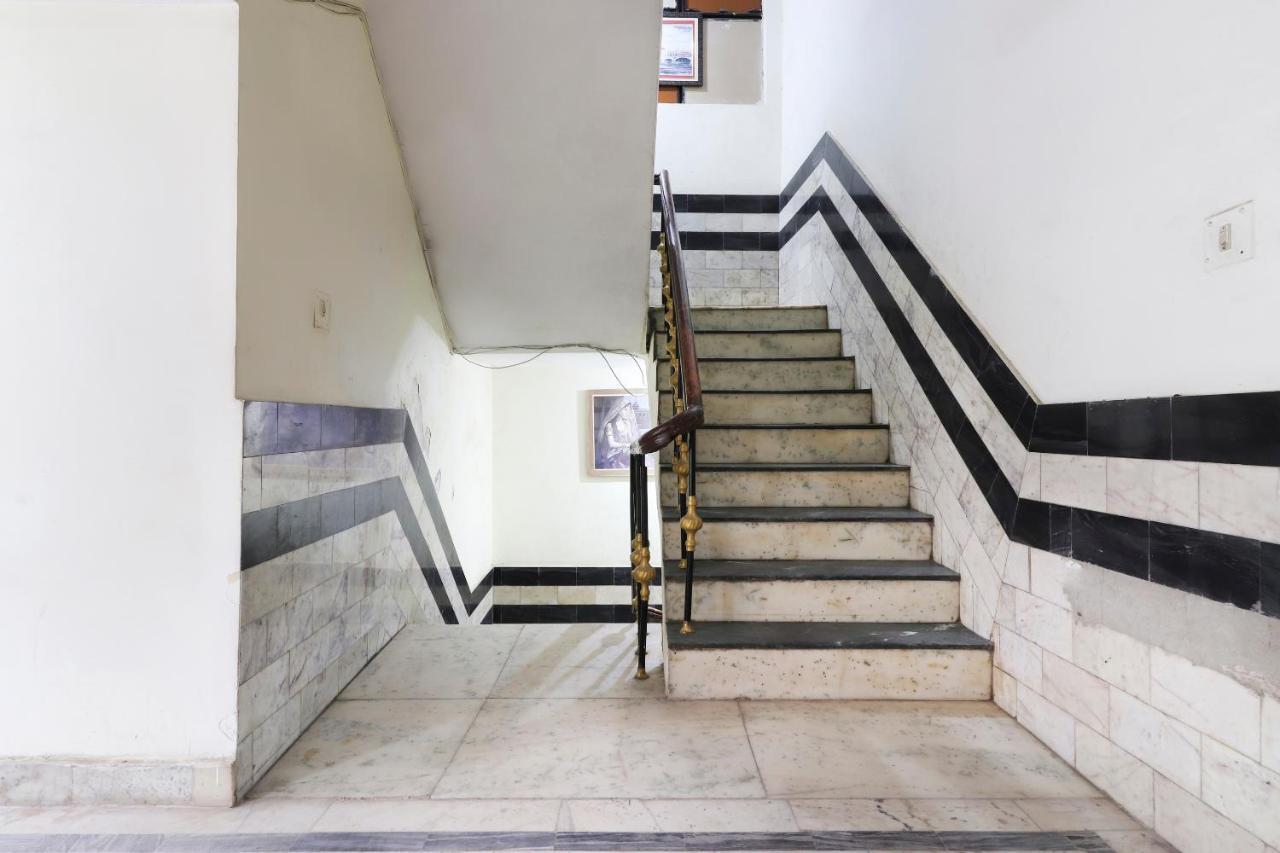 Oyo 40431 Hotel Amar Prem Lucknow Exteriör bild