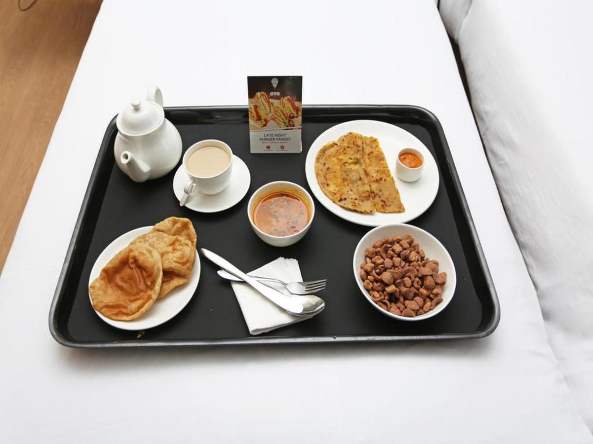 Oyo 40431 Hotel Amar Prem Lucknow Exteriör bild